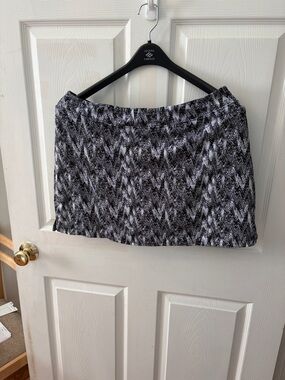 Tranquility by Colorado Clothing Black & White Mini Skirt